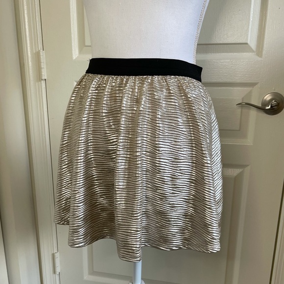Happening in the present GOLD skirt sz Small - Picture 2 of 7